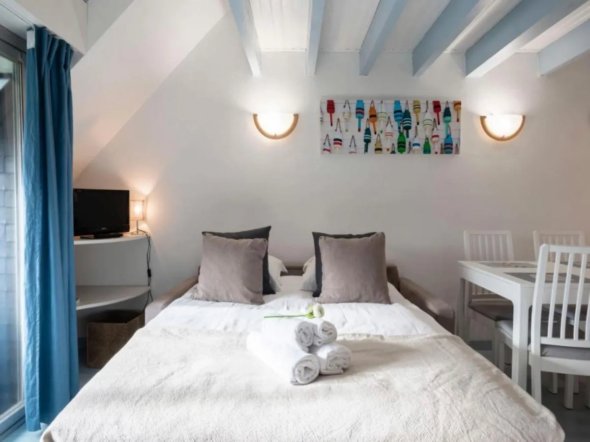 Apartment Les Pins-3 By Interhome Carnac