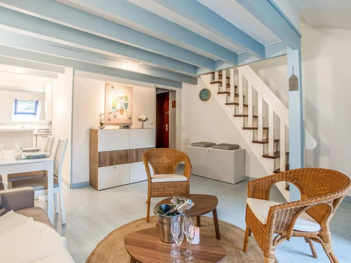 Apartment Les Pins-3 By Interhome Carnac