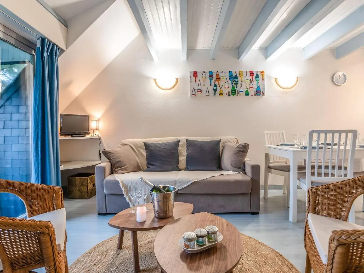 Apartment Les Pins-3 By Interhome Carnac